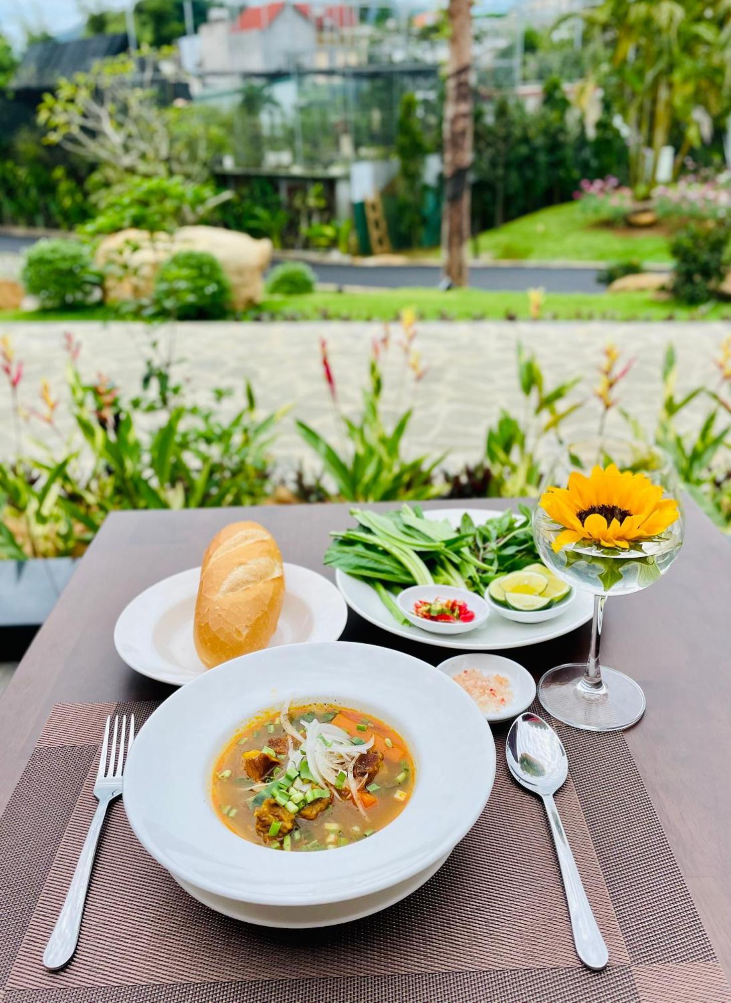 Sunflower Hotel & Resort Баолок Екстер'єр фото